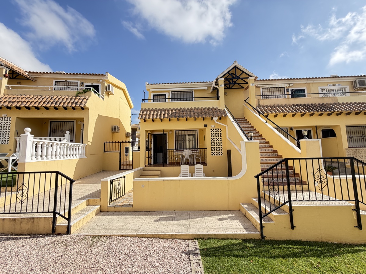 For sale - 2 Bedroom 1 Bathroom Apartment in Villamartin - , Villamartin, Alicante, Spain - Alicante