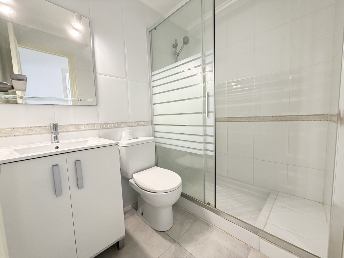 For sale - 2 Bedroom 1 Bathroom Apartment in Villamartin - , Villamartin, Alicante, Spain - Alicante