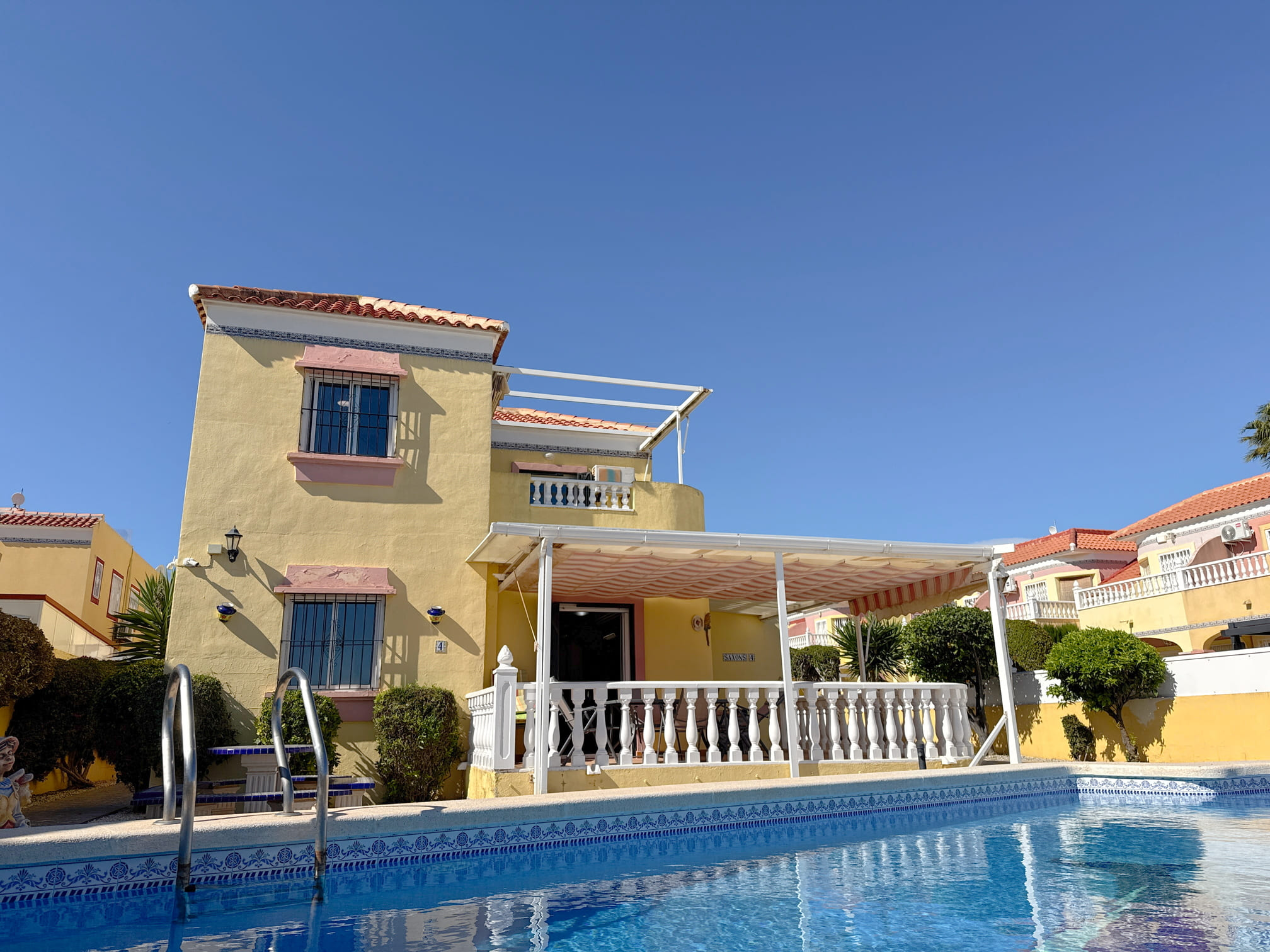 For sale - 3 Bedroom 2 Bathroom Villa in Cabo Roig>La Regia -  - Orihuela Costa