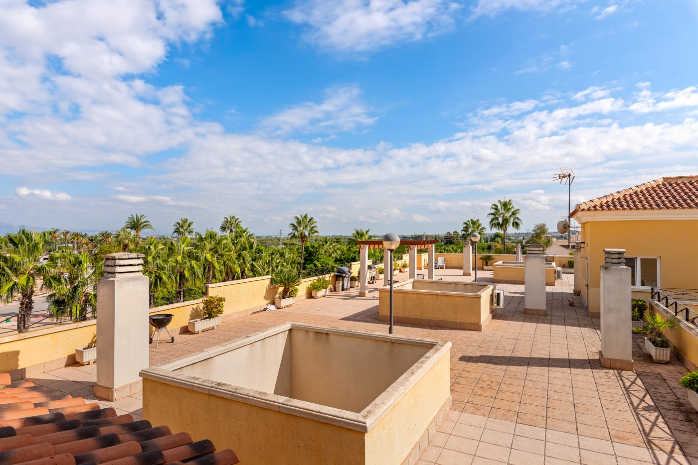For sale - 4 Bedroom 3 Bathroom Apartment in Jacarilla - Jacarilla  - Alicante