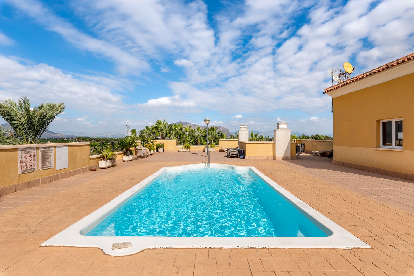 For sale - 4 Bedroom 3 Bathroom Apartment in Jacarilla - Jacarilla  - Alicante