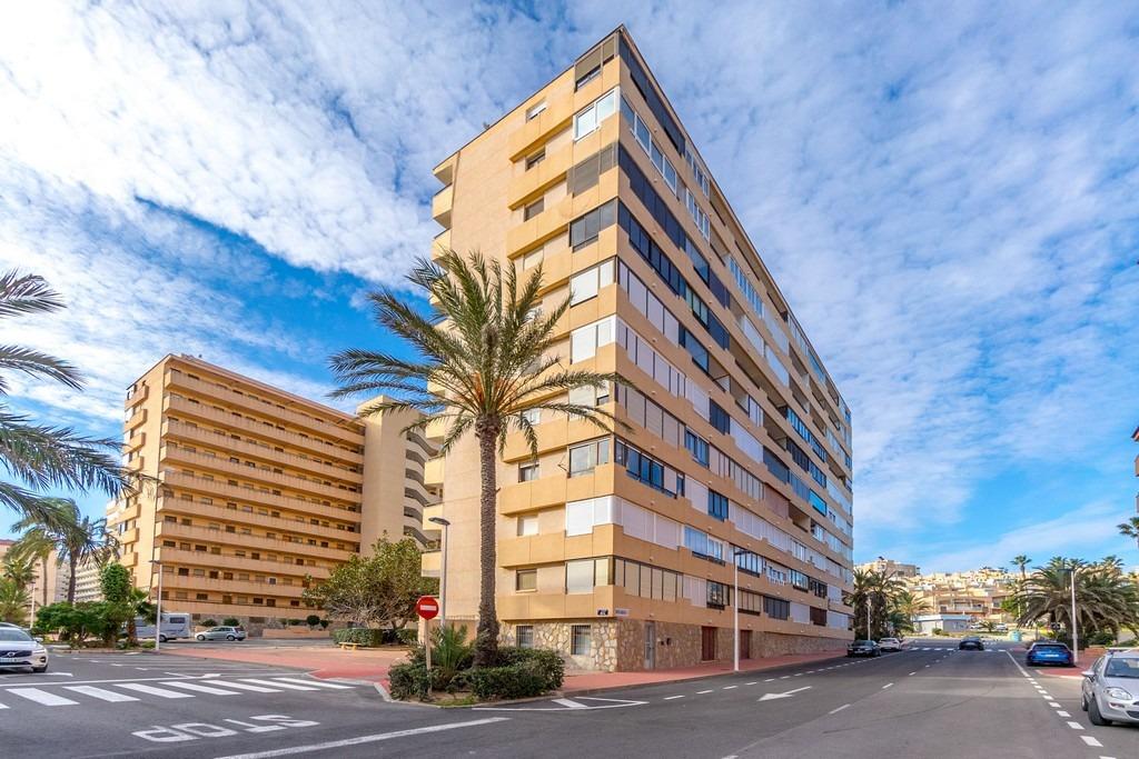 For sale - 1 Bedroom 1 Bathroom Apartment in La Mata - Cabo cervera  - Alicante
