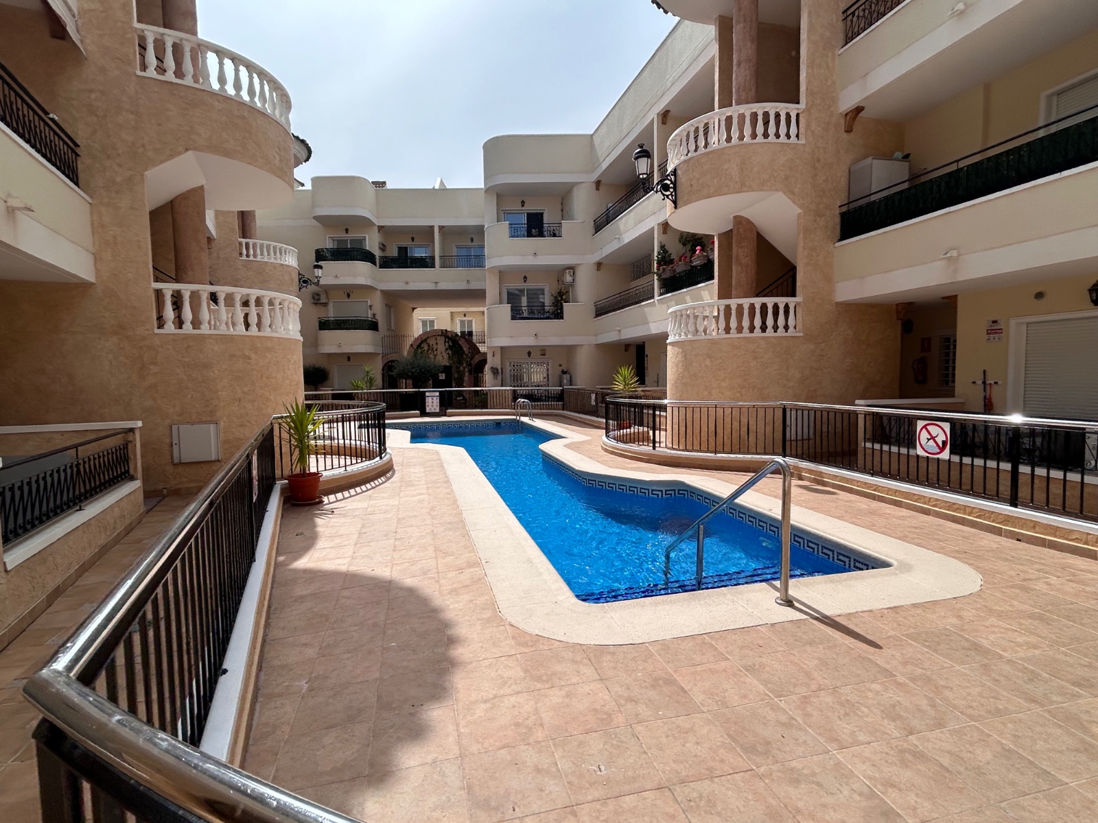 For sale - 2 Bedroom 2 Bathroom Apartment in Jacarilla - Jacarilla  - Alicante