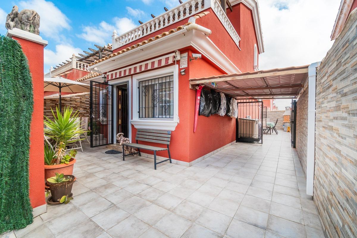 For sale - 3 Bedroom 2 Bathroom Terraced house in Villamartin - PAU26  - Alicante