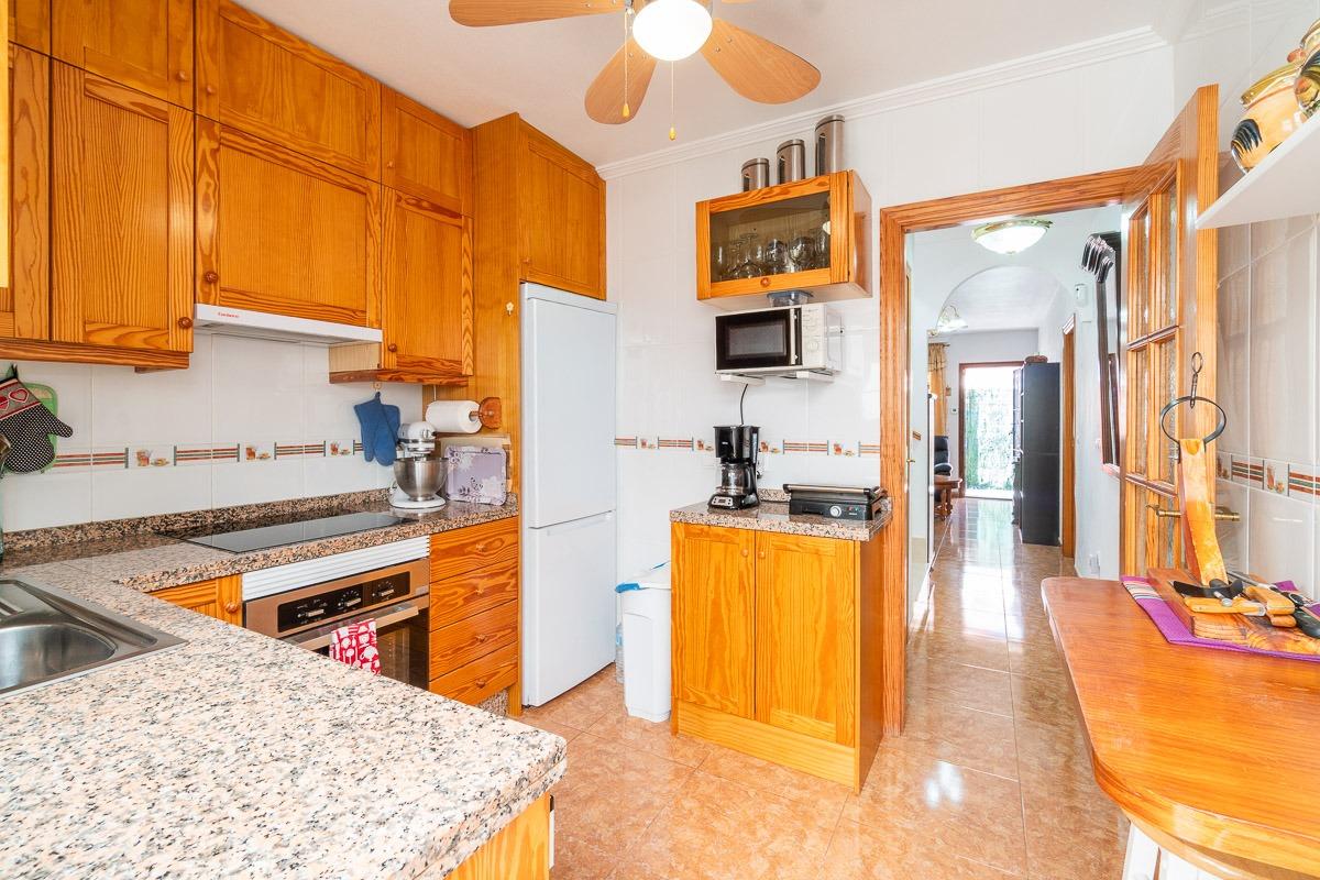 For sale - 3 Bedroom 2 Bathroom Terraced house in Villamartin - PAU26  - Alicante