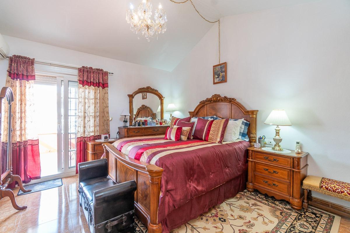 For sale - 3 Bedroom 2 Bathroom Terraced house in Villamartin - PAU26  - Alicante