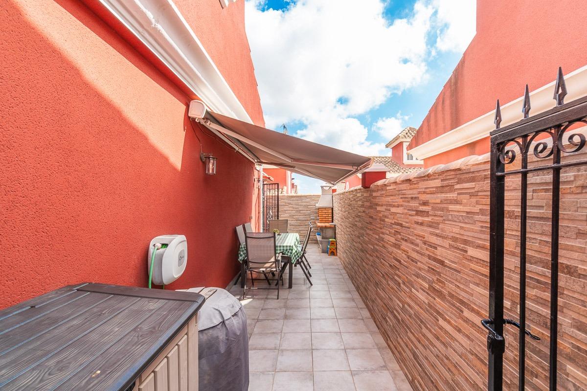 For sale - 3 Bedroom 2 Bathroom Terraced house in Villamartin - PAU26  - Alicante