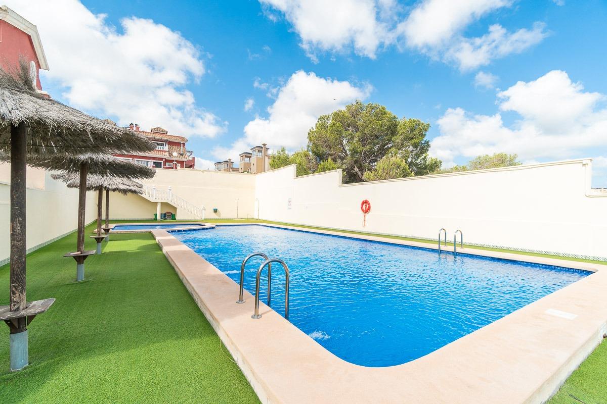 For sale - 3 Bedroom 2 Bathroom Terraced house in Villamartin - PAU26  - Alicante