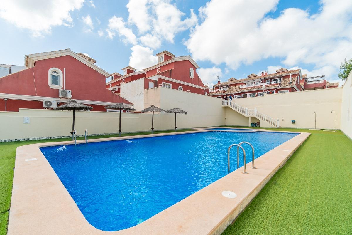 For sale - 3 Bedroom 2 Bathroom Terraced house in Villamartin - PAU26  - Alicante