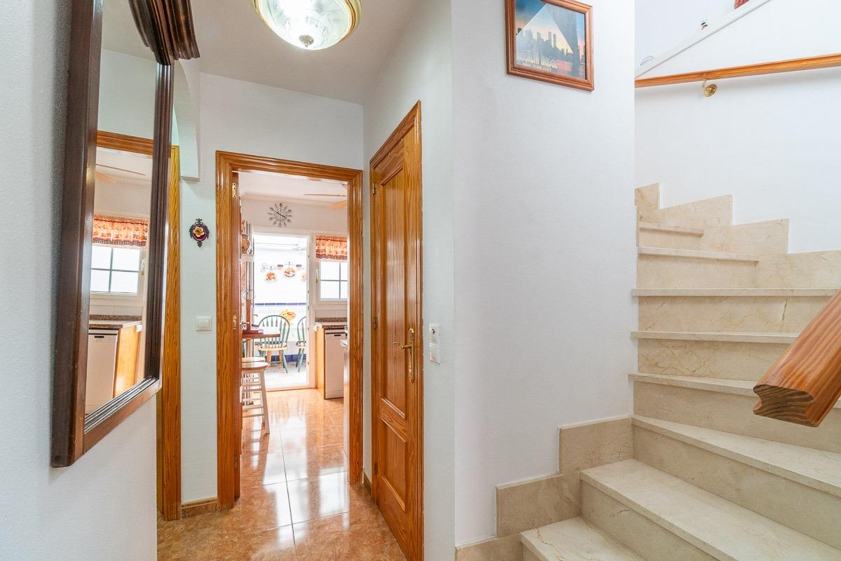 For sale - 3 Bedroom 2 Bathroom Villa in Villamartin - Villamartin  - Alicante
