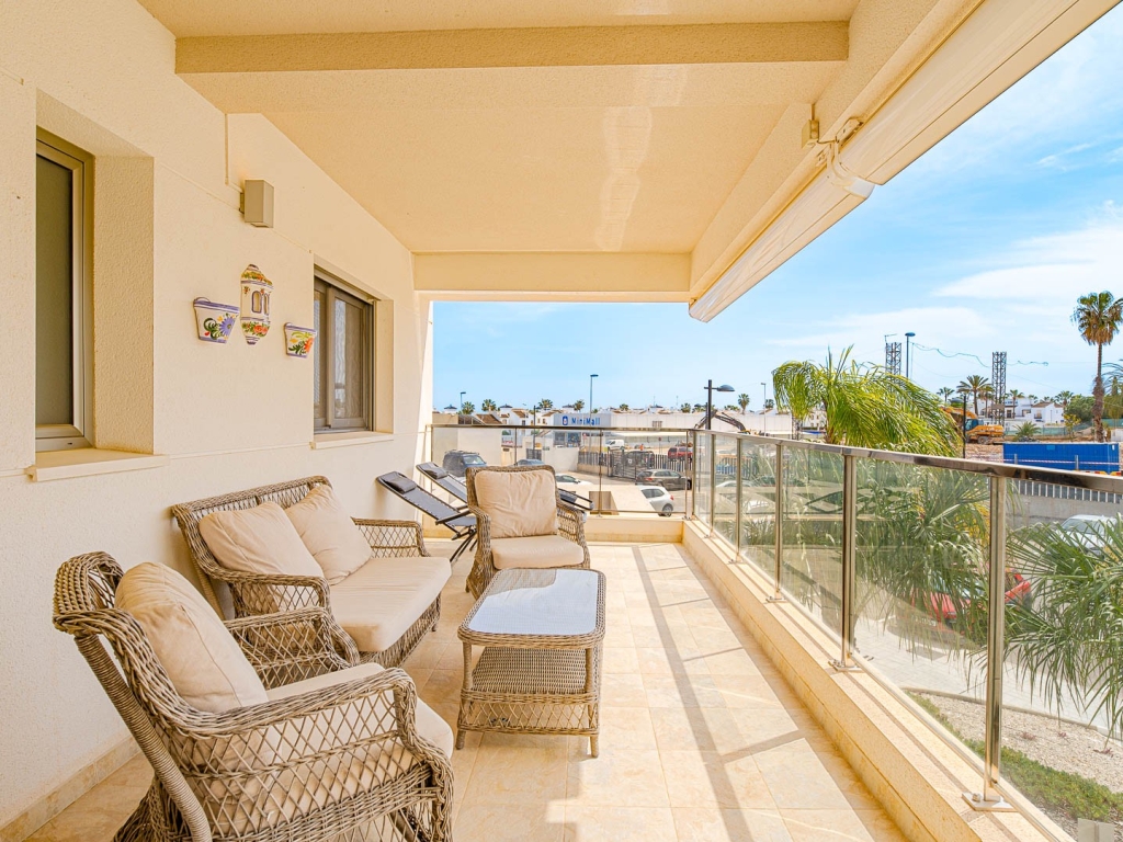 2 Bedroom 2 Bathroom Apartamento in Orihuela-Costa