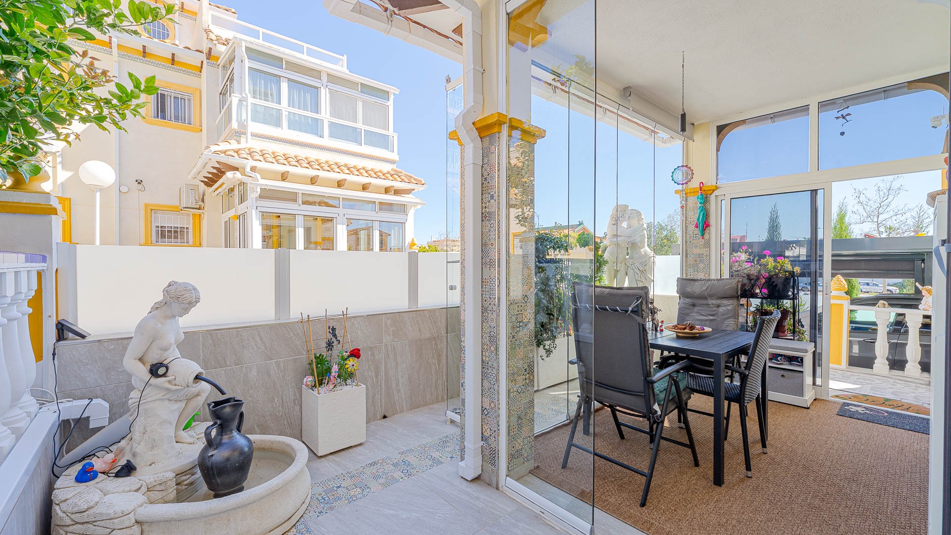 For sale - 2 Bedroom 1 Bathroom Adosado in Punta Prima - Punta Prima  - Alicante