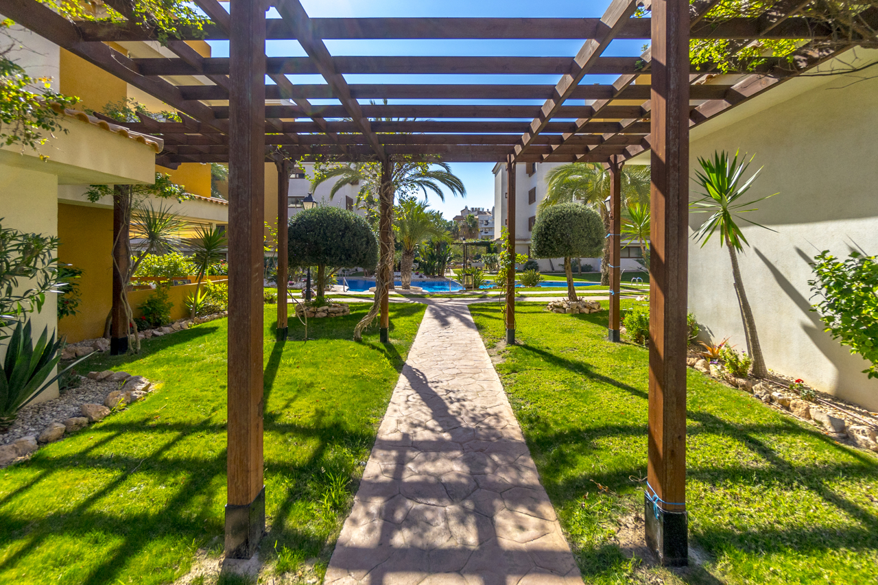 For sale - 2 Bedroom 2 Bathroom Apartment in Torrevieja - Punta Prima  - Alicante