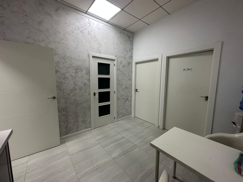 For sale - Commercial in La Zenia - La Zenia  - Alicante