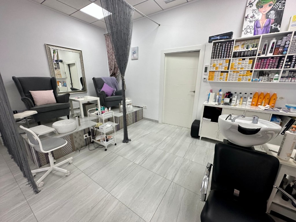 For sale - Commercial in La Zenia - La Zenia  - Alicante
