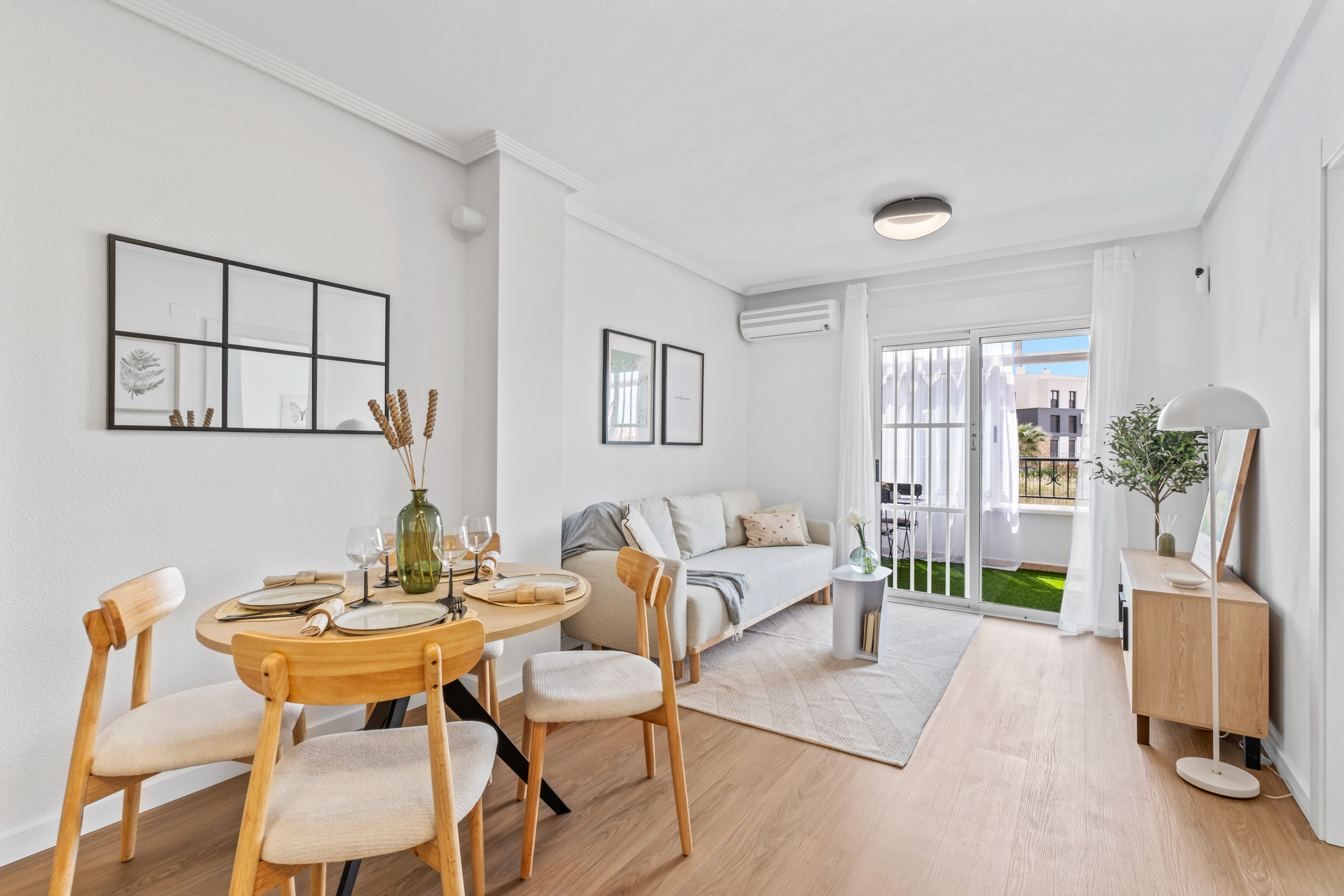 For sale - 2 Bedroom 1 Bathroom Ground floor apartment in Playa Flamenca -  - Alicante