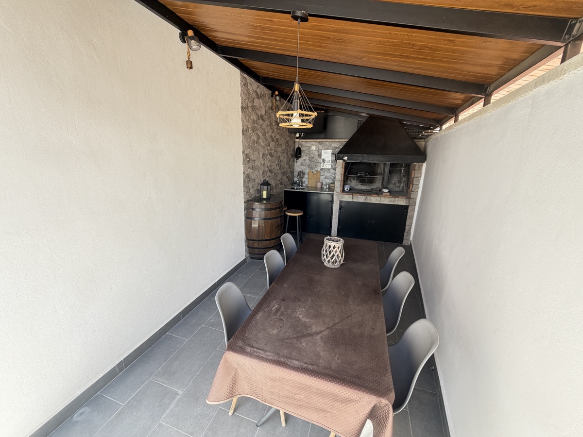 For sale - 3 Bedroom 2 Bathroom Villa in Villamartin - , Villamartin, Alicante, Spain - Alicante