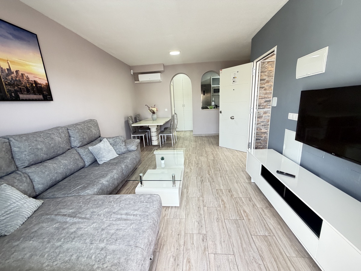 For sale - 3 Bedroom 2 Bathroom Villa in Villamartin - , Villamartin, Alicante, Spain - Alicante