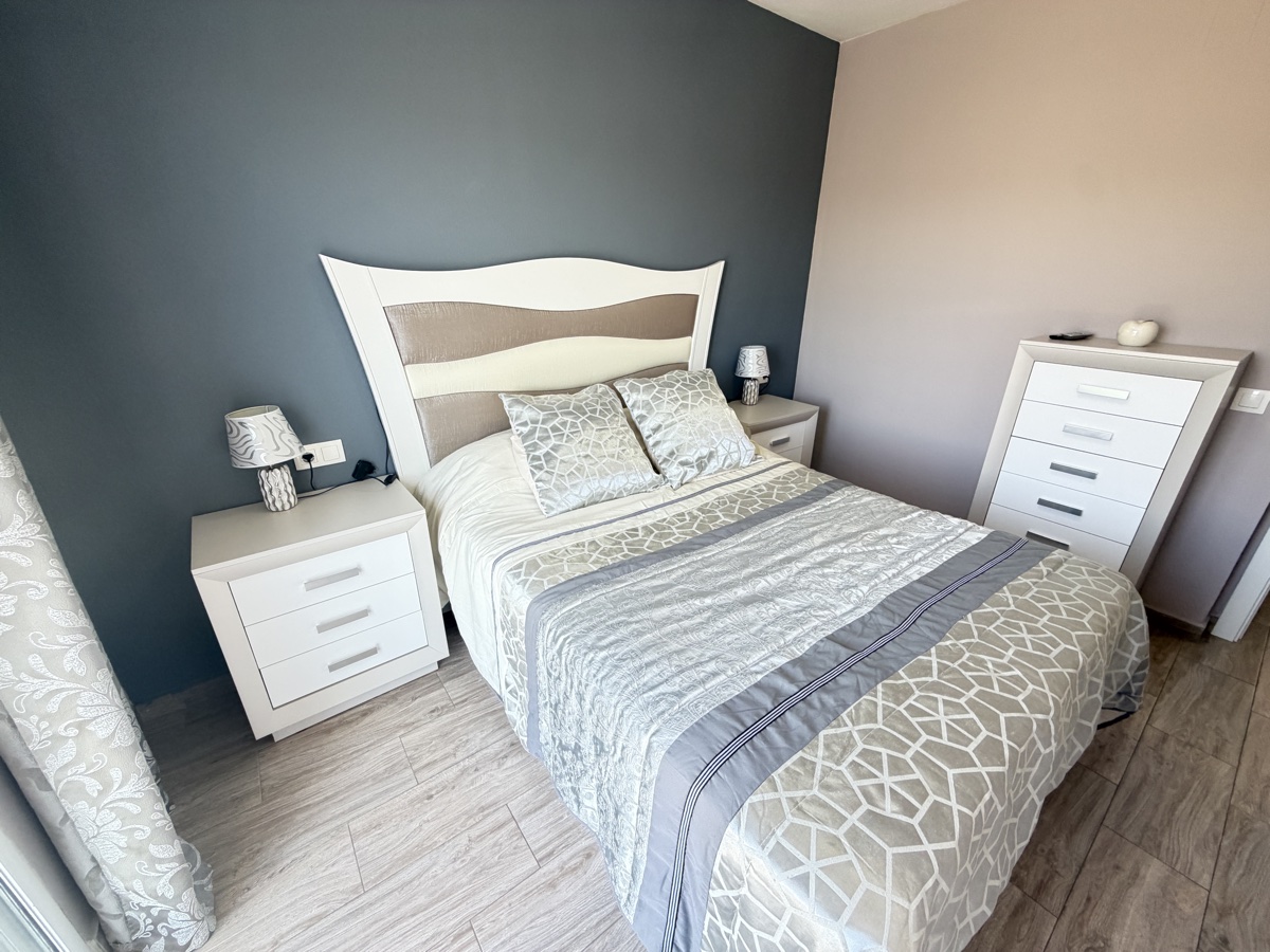 For sale - 3 Bedroom 2 Bathroom Villa in Villamartin - , Villamartin, Alicante, Spain - Alicante