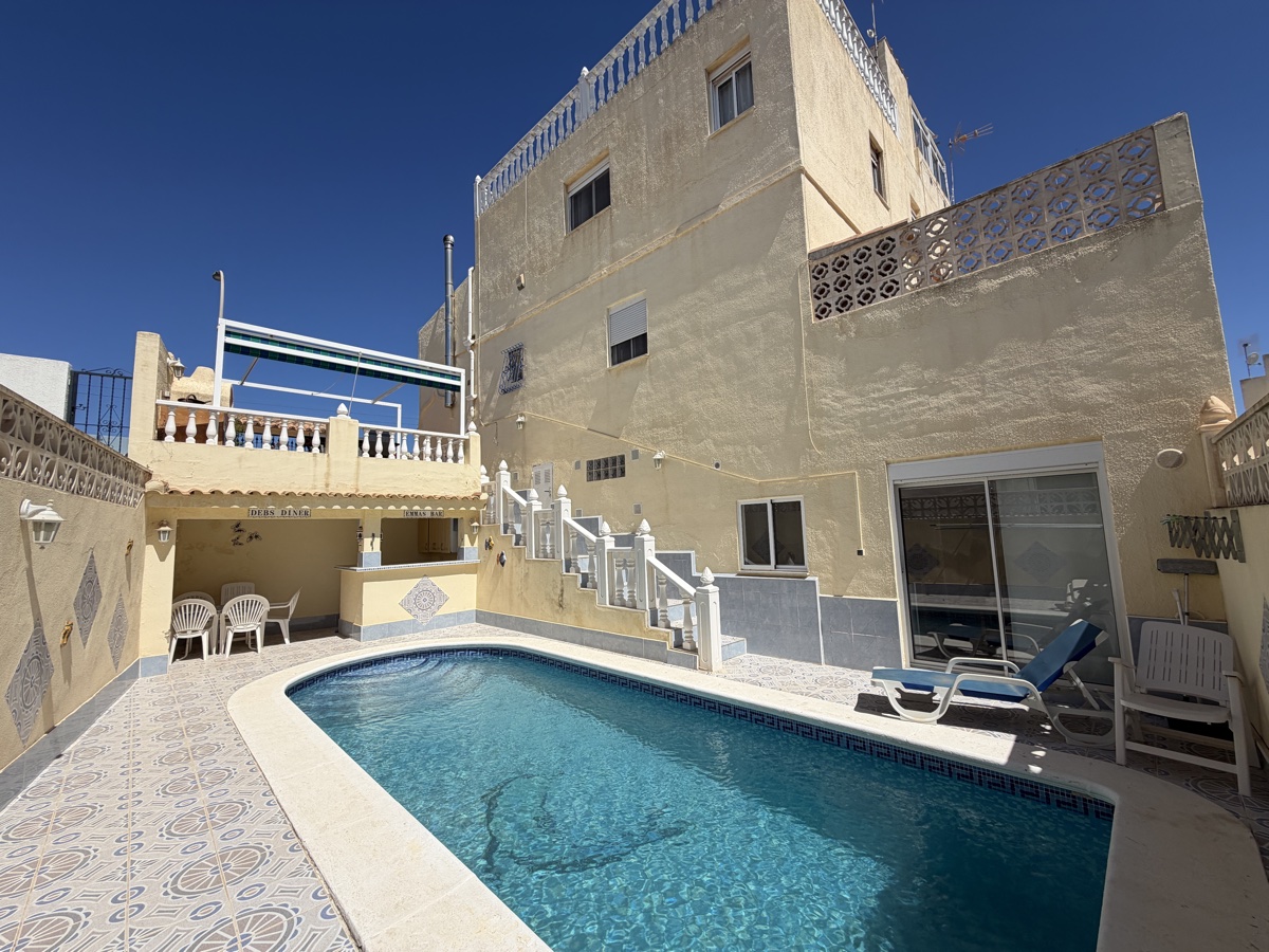 For sale - 3 Bedroom 3 Bathroom Townhouse in San Miguel De Salinas - , San Miguel De Salinas, Alicante, Spain - Alicante