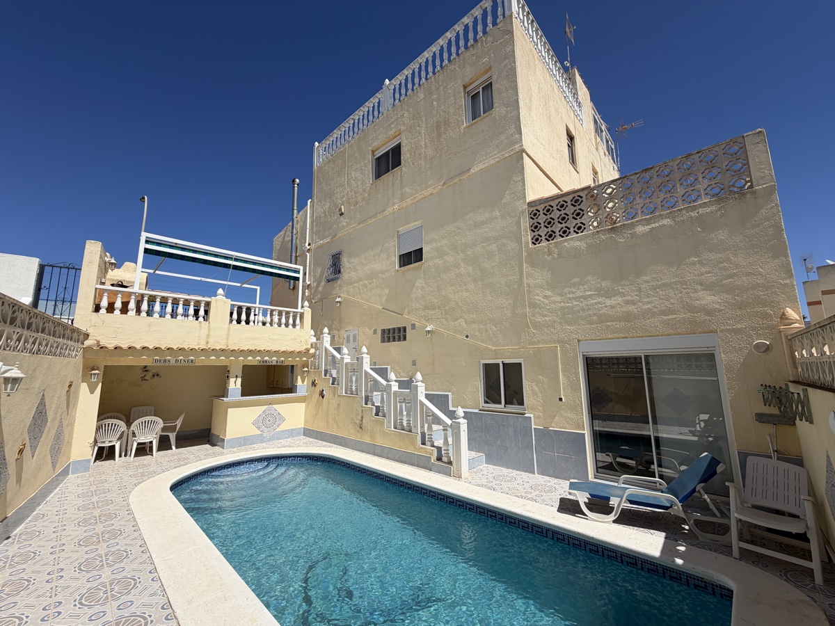 For sale - 3 Bedroom 3 Bathroom Townhouse in San Miguel De Salinas - , San Miguel De Salinas, Alicante, Spain - Alicante