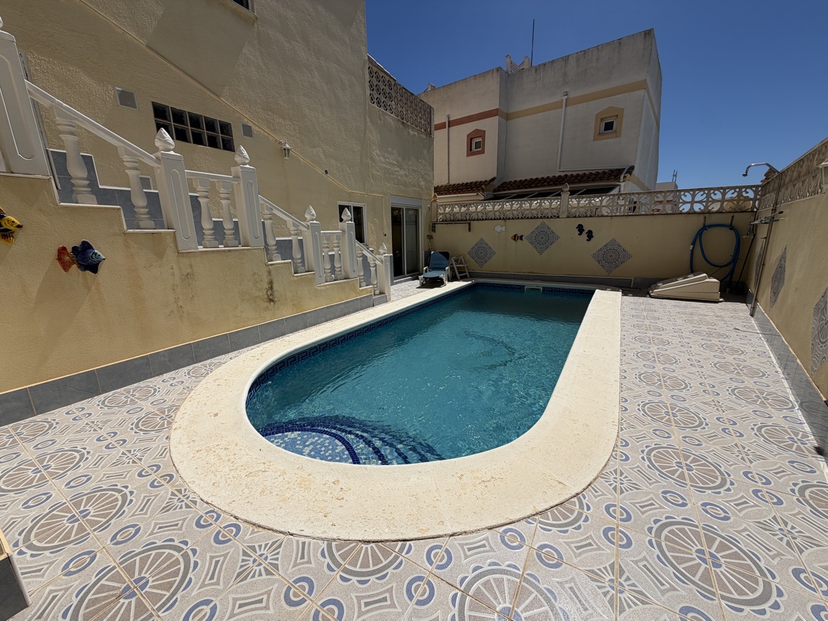 For sale - 3 Bedroom 3 Bathroom Townhouse in San Miguel De Salinas - , San Miguel De Salinas, Alicante, Spain - Alicante