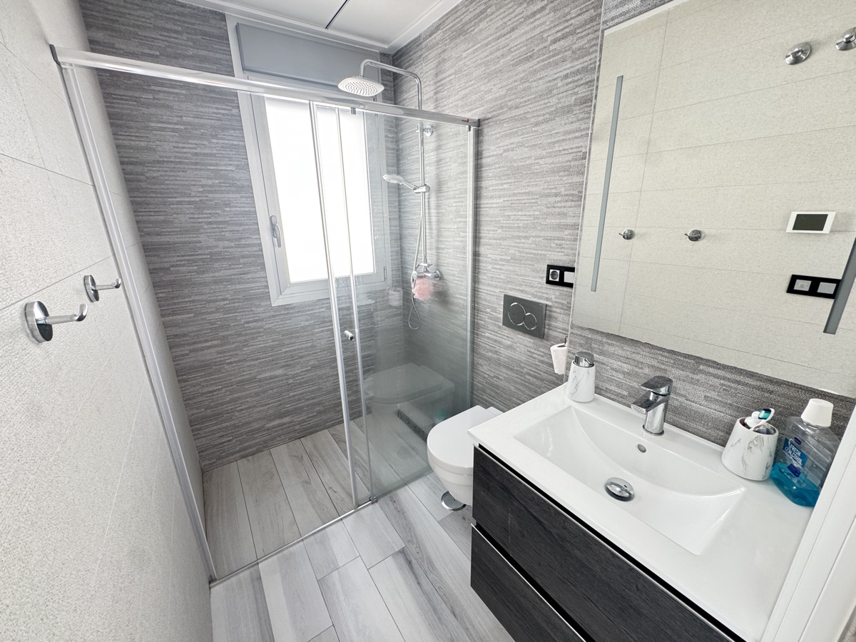 For sale - 4 Bedroom 4 Bathroom Villa in Lomas De Cabo Roig - , Lomas De Cabo Roig, Alicante, Spain - Alicante