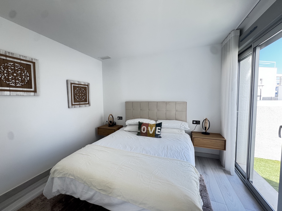 For sale - 4 Bedroom 4 Bathroom Villa in Lomas De Cabo Roig - , Lomas De Cabo Roig, Alicante, Spain - Alicante