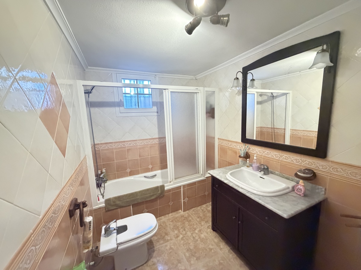 For sale - 4 Bedroom 3 Bathroom Villa in Los Balcones - , Los Balcones, Alicante, Spain - Alicante