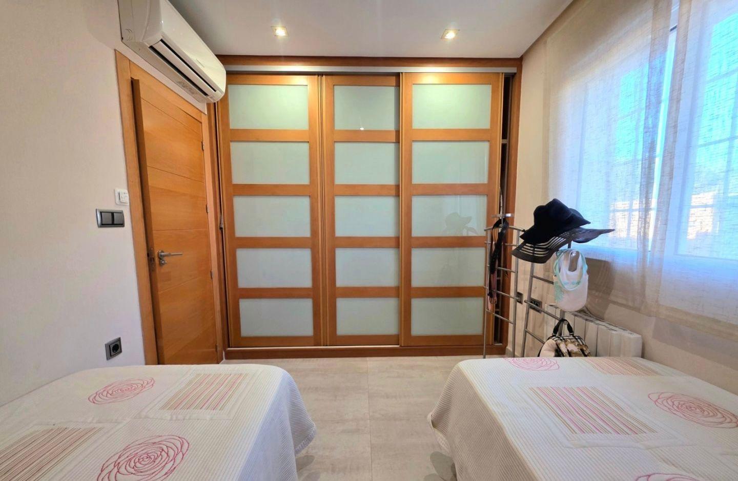 For sale - 5 Bedroom 3 Bathroom Villa in Dehesa de campoamor - Campoamor  - Alicante