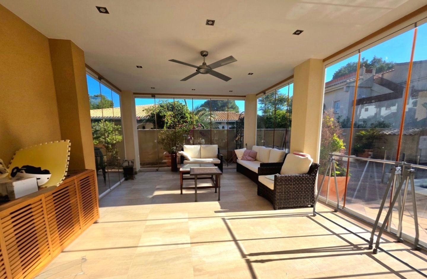 For sale - 5 Bedroom 3 Bathroom Villa in Dehesa de campoamor - Campoamor  - Alicante