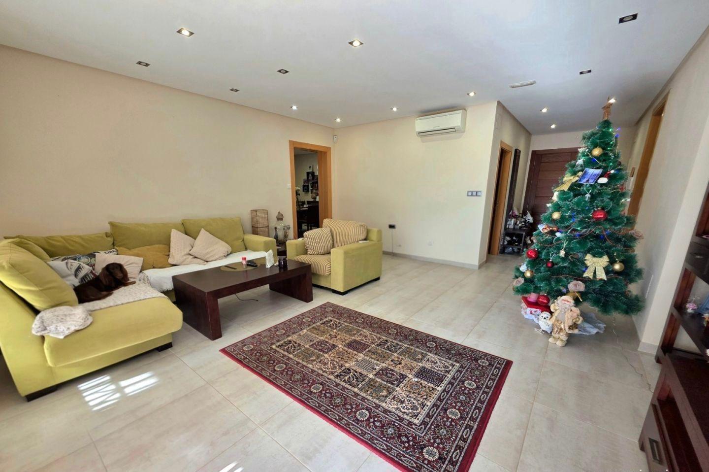 For sale - 5 Bedroom 3 Bathroom Villa in Dehesa de campoamor - Campoamor  - Alicante