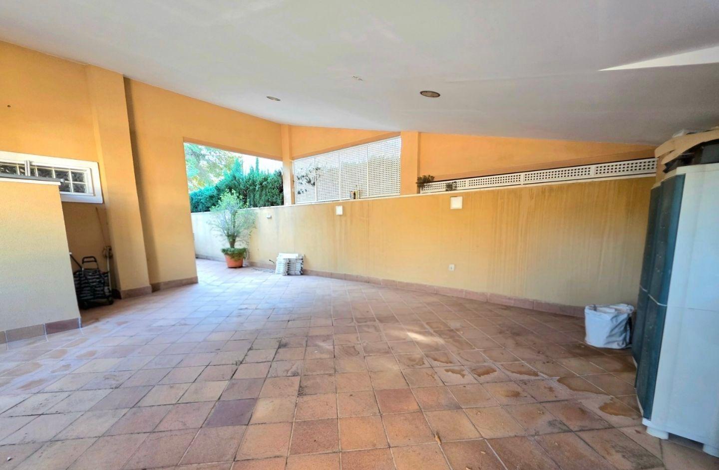 For sale - 5 Bedroom 3 Bathroom Villa in Dehesa de campoamor - Campoamor  - Alicante