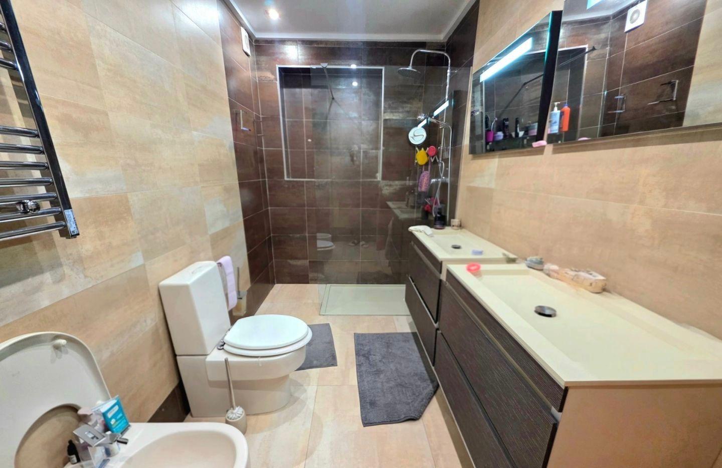 For sale - 5 Bedroom 3 Bathroom Villa in Dehesa de campoamor - Campoamor  - Alicante