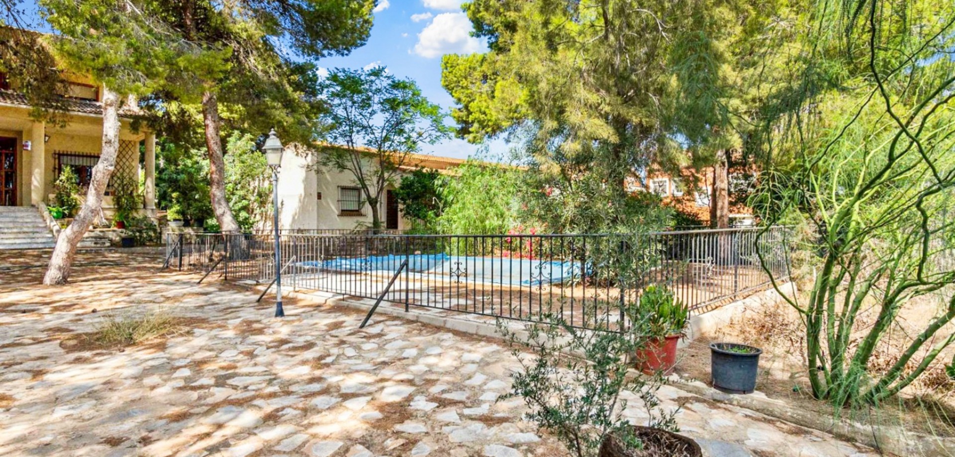 For sale - 8 Bedroom 4 Bathroom Detached Villa in Torrevieja - Los Balcones - Los Altos del Edén  - Costa Blanca (Alicante)
