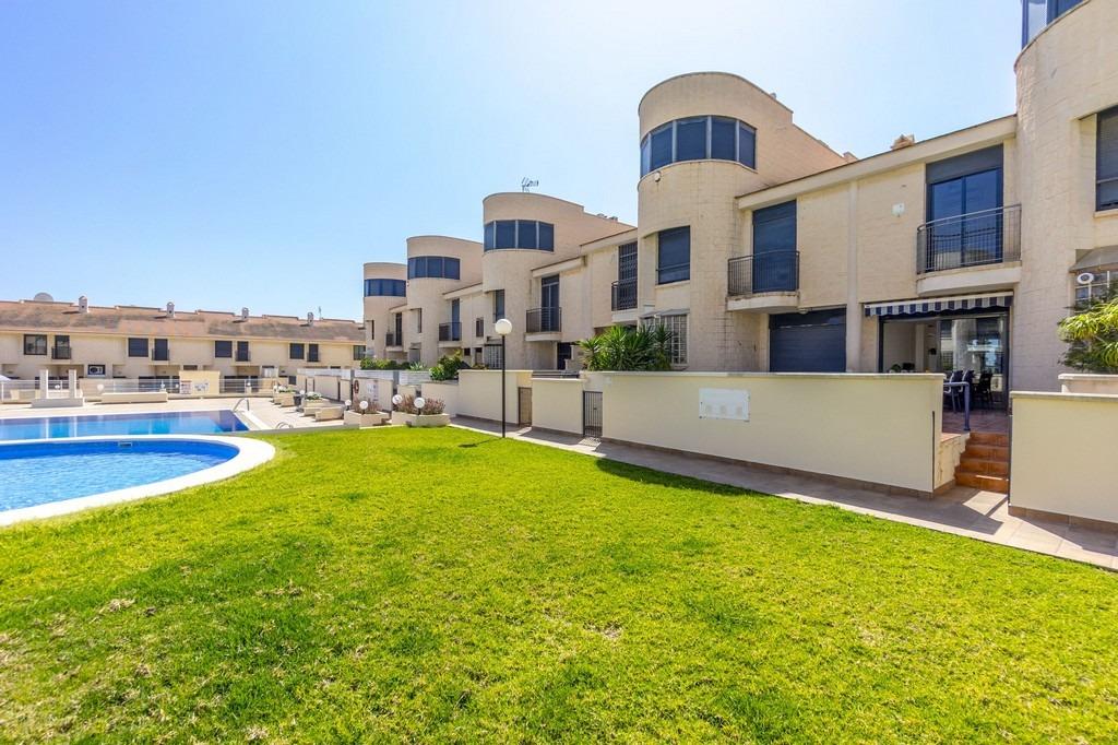 For sale - 3 Bedroom 2 Bathroom Townhouse in Cabo Roig - Aguamarina  - Alicante