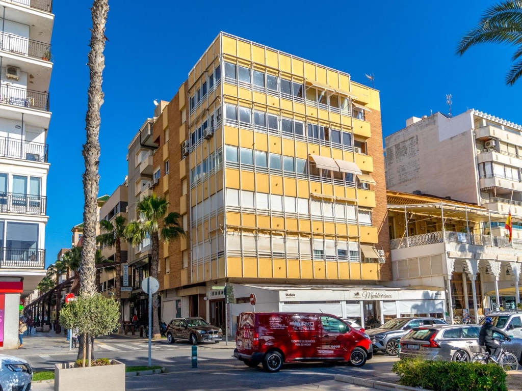4 Bedroom 2 Bathroom Apartment in Torrevieja