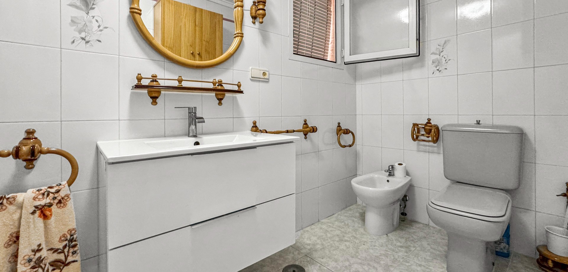 For sale - 3 Bedroom 2 Bathroom Apartment in Torrevieja - Playa de los Locos  - Costa Blanca (Alicante)