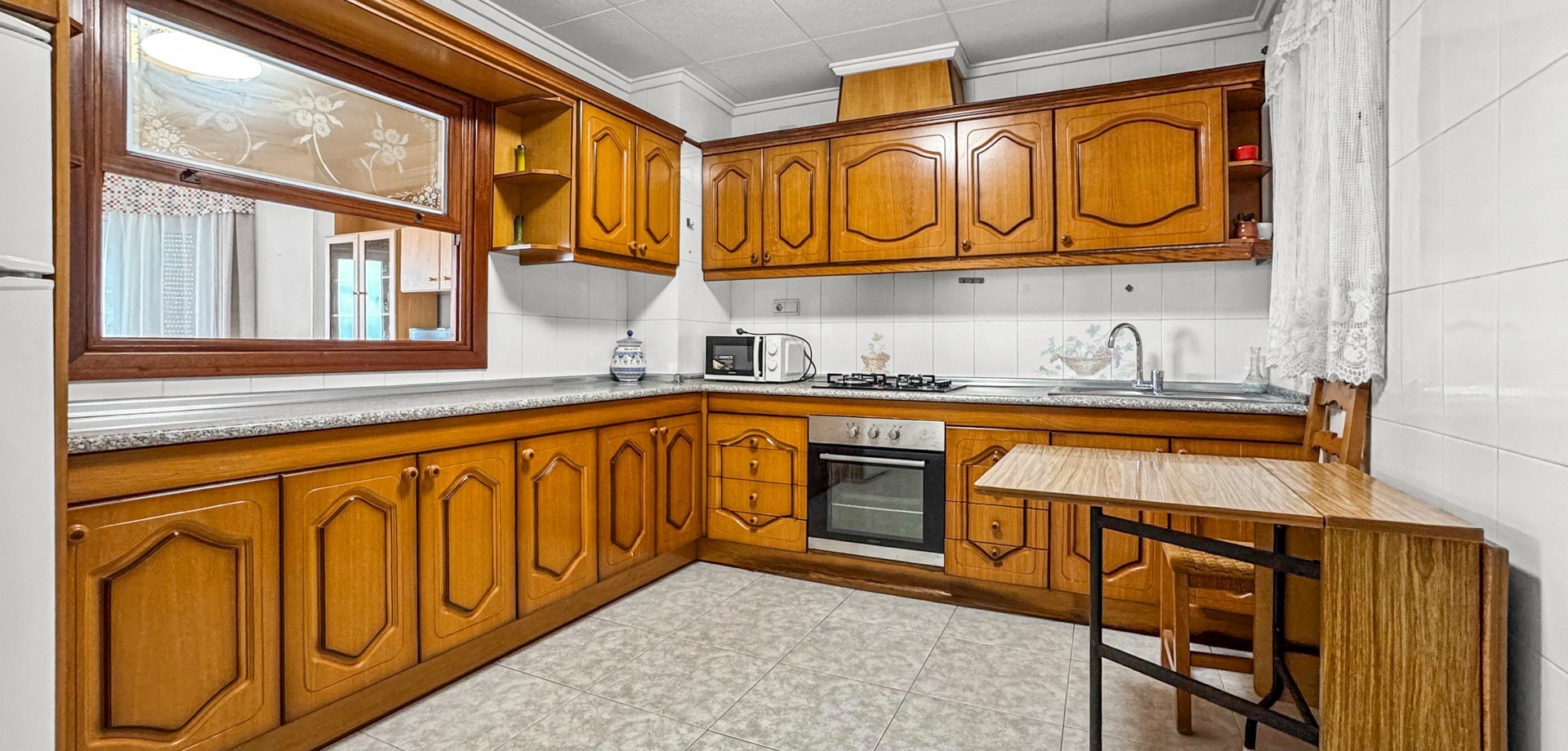 For sale - 3 Bedroom 2 Bathroom Apartment in Torrevieja - Playa de los Locos  - Costa Blanca (Alicante)