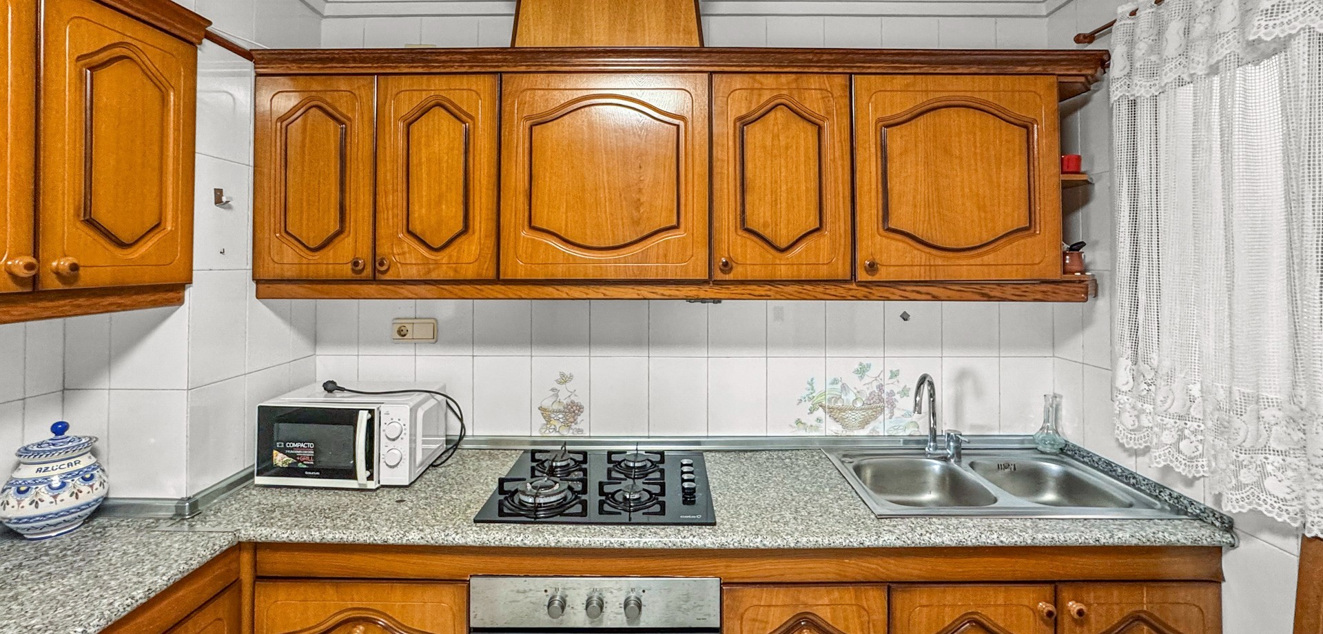 For sale - 3 Bedroom 2 Bathroom Apartment in Torrevieja - Playa de los Locos  - Costa Blanca (Alicante)