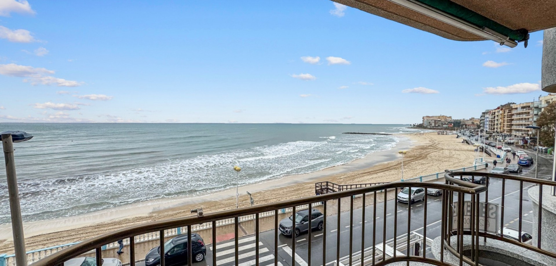 For sale - 3 Bedroom 2 Bathroom Apartment in Torrevieja - Playa de los Locos  - Costa Blanca (Alicante)