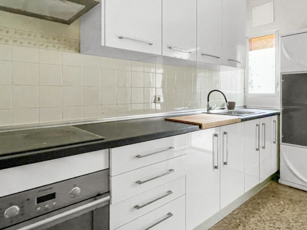 4 Bedroom 2 Bathroom Apartment in Guardamar del Segura