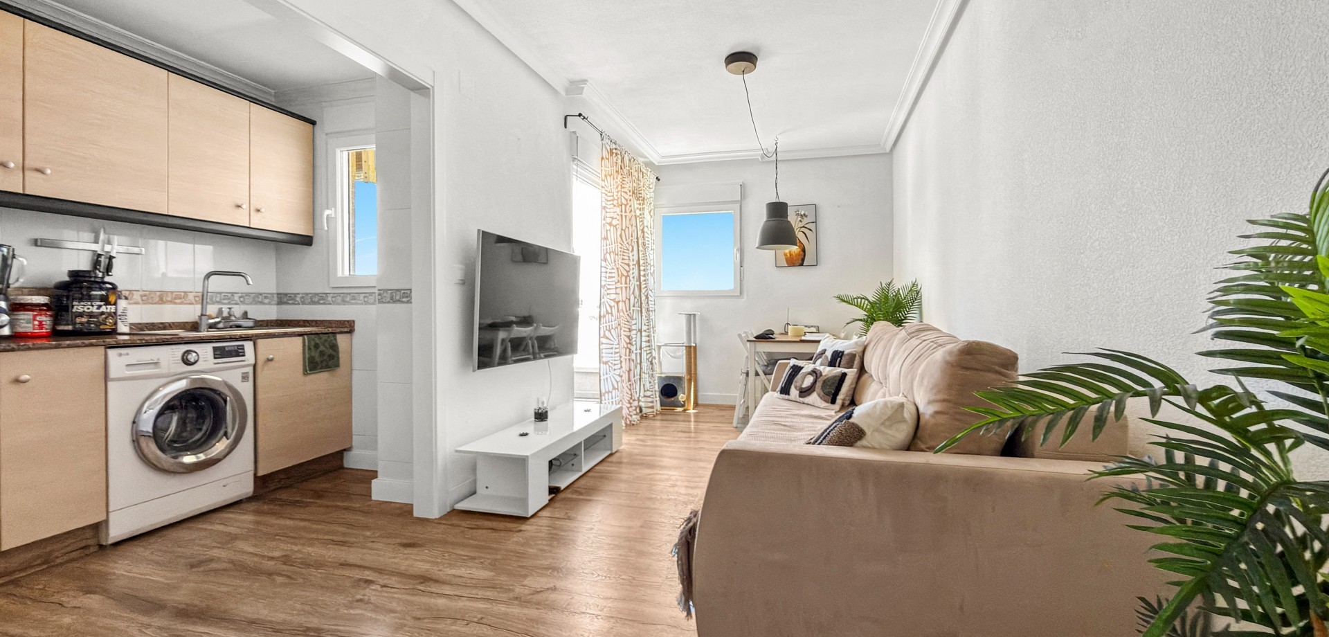 For sale - 2 Bedroom 1 Bathroom Apartment in Torrevieja - Torrevieja  - Costa Blanca (Alicante)
