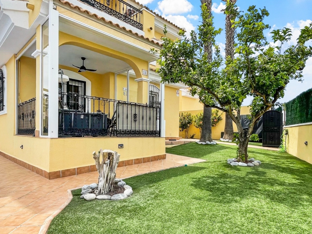 3 Bedroom 2 Bathroom Detached Villa in Villamartin