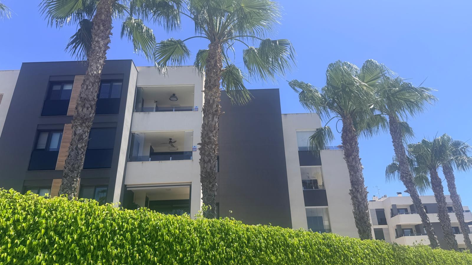 For sale - 3 Bedroom 2 Bathroom Apartment / Flat in Torrevieja - Los altos  - Alicante