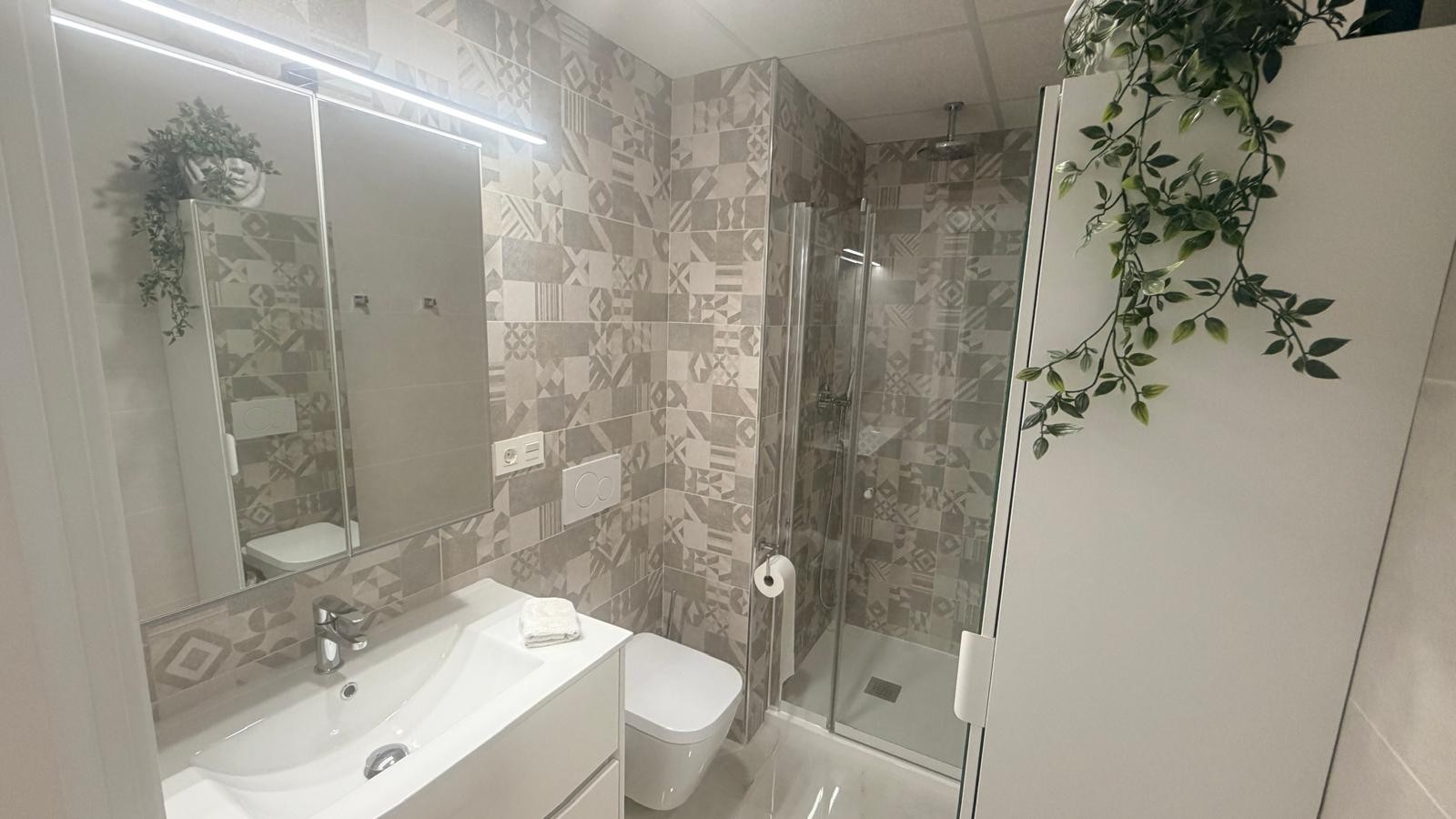For sale - 3 Bedroom 2 Bathroom Apartment / Flat in Torrevieja - Los altos  - Alicante