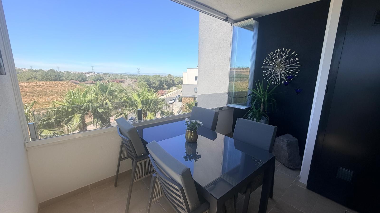 For sale - 3 Bedroom 2 Bathroom Apartment / Flat in Torrevieja - Los altos  - Alicante