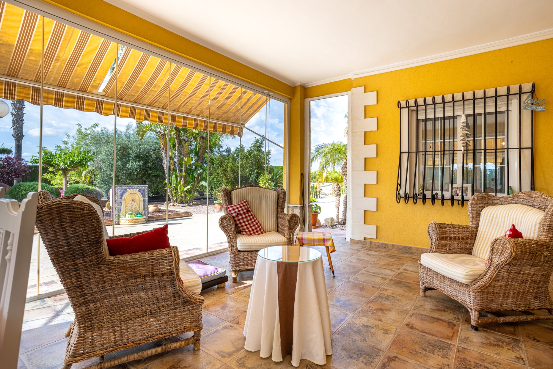 For sale - 5 Bedroom 3 Bathroom Detached Villa in Elche - La Hoya  - Alicante