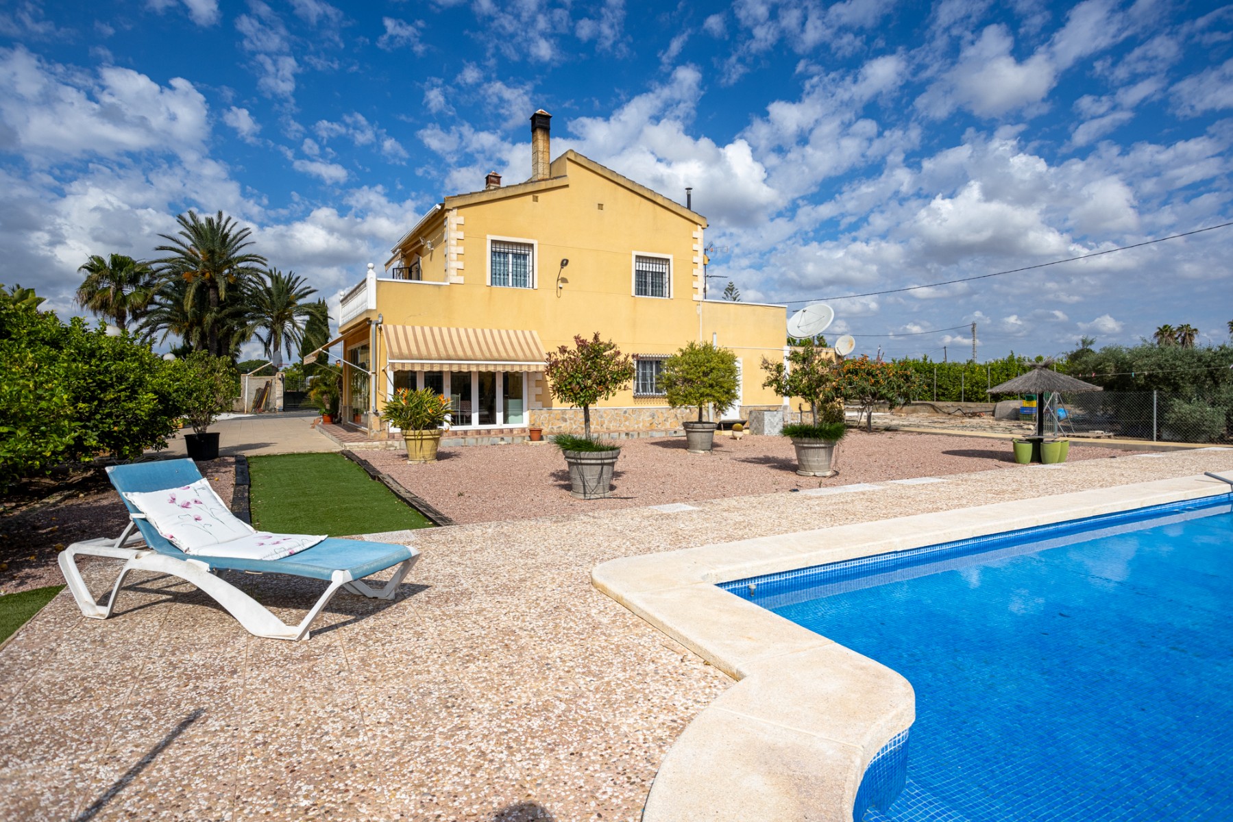 For sale - 5 Bedroom 3 Bathroom Detached Villa in Elche - La Hoya  - Alicante