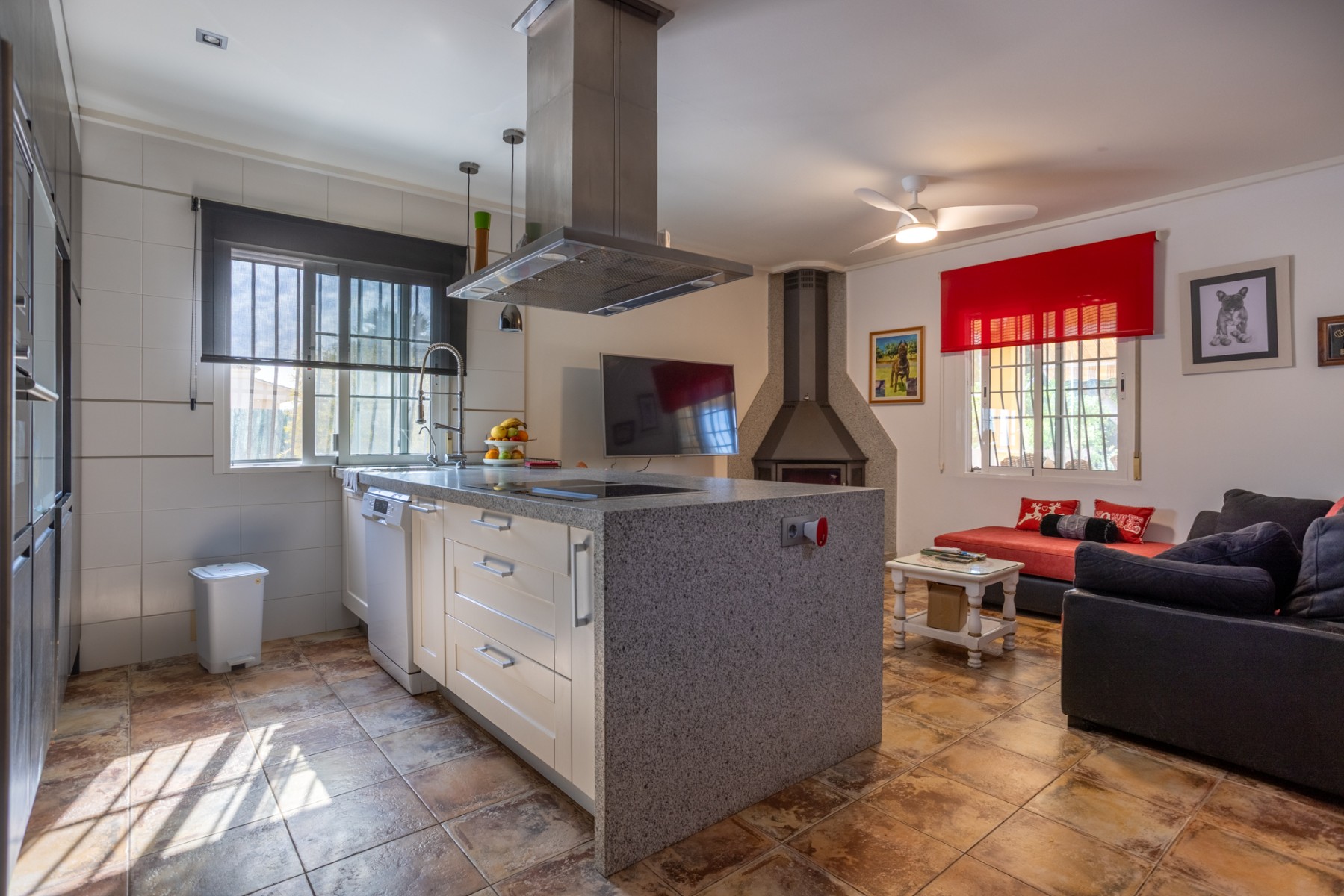 For sale - 5 Bedroom 3 Bathroom Detached Villa in Elche - La Hoya  - Alicante